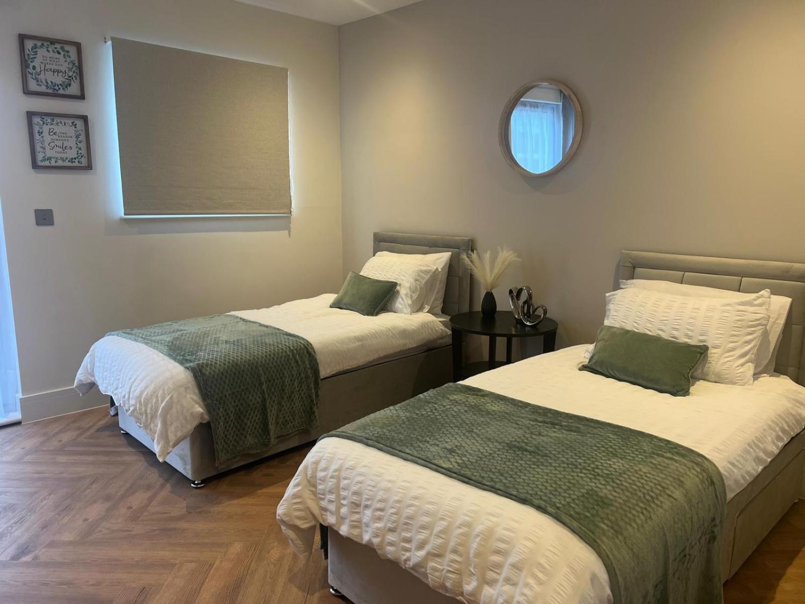 New 2 Bedroom Apartment Rickmansworth Town Centre Kültér fotó